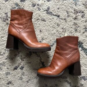 Vintage 90’s Naturalizer Leather Brown Big Heel Boots